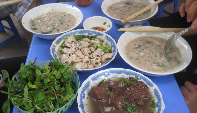 Xuân Bắc - Cháo Lòng & Tiết Canh