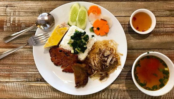 Cơm Tấm Đêm - 834 Lê Văn Lương