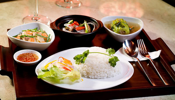 Cafe & Cơm Văn Phòng - Cách Mạng Tháng 8