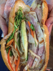 BÁNH MÌ THỊT (khách chụp)