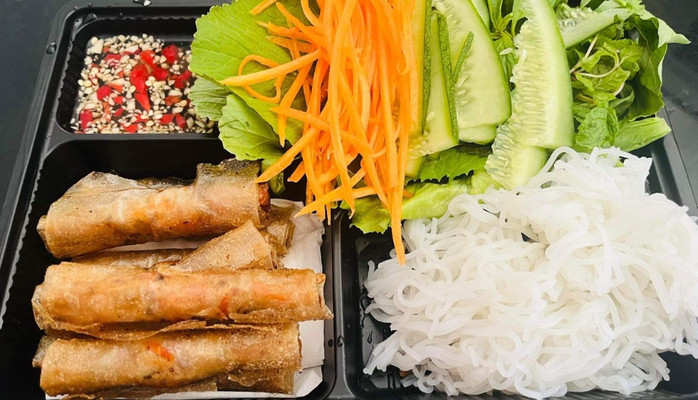 Tiệm Trà, Ăn Vặt Cà Rốt - Ăn Vặt Ram Cuốn, Bánh Xèo & Nem Lụi - Đinh Liệt