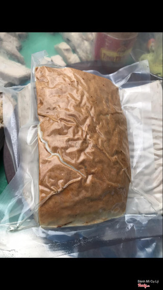 BÁNH MÌ CHẢ BÒ CỤ LÝ