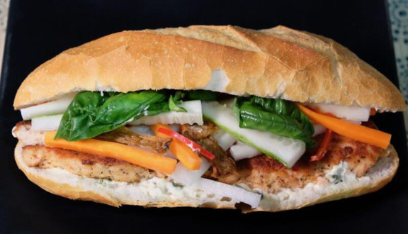 Cô Út - Bánh Mì Chả Cá