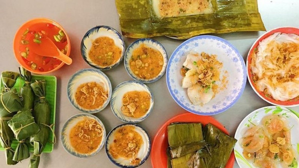 Tý Bánh Bèo Bánh Nậm