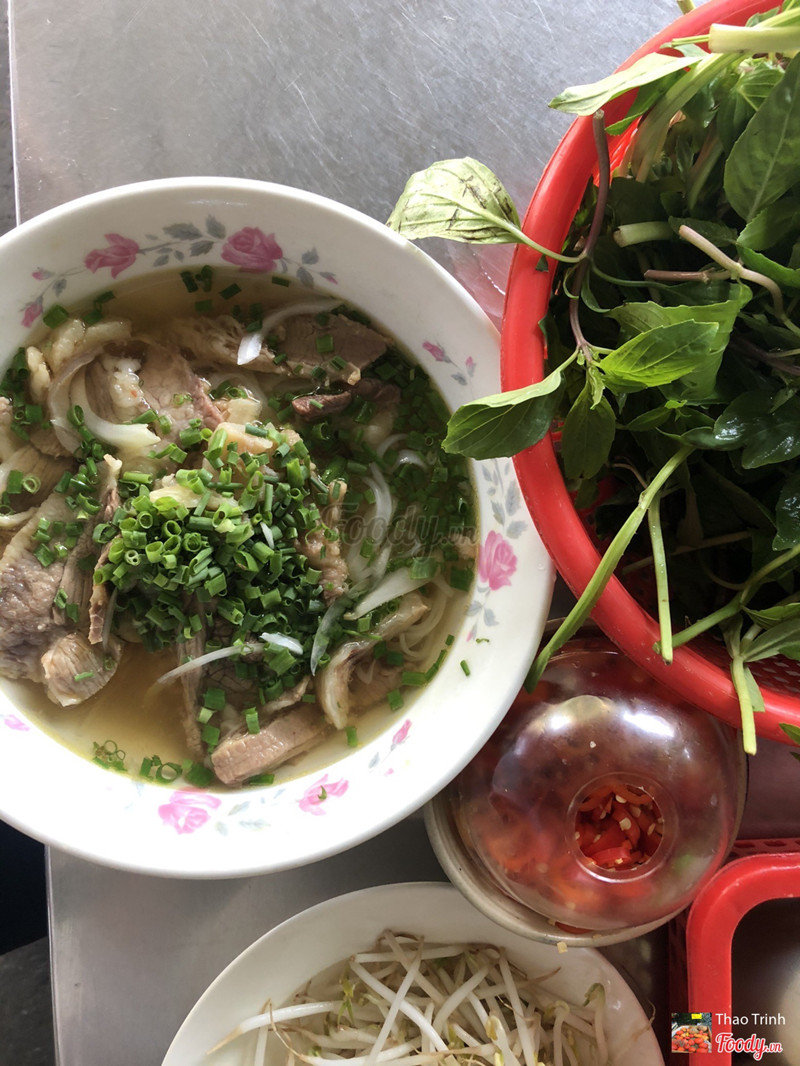 Phở nạm gầu