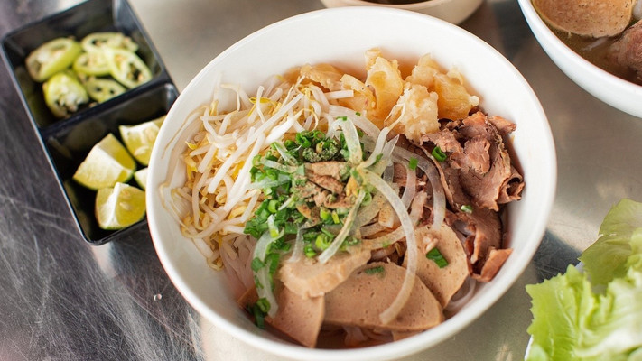 Quán Thảo Quyên - Phở , Bún Bò & Cơm Phần - Hồ Văn Cống