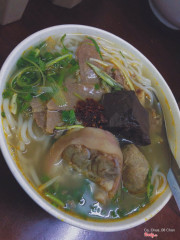 Bún bò Huế 