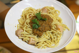 mì ý sốt bò bằm
