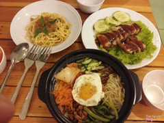 mì ý + cơm trộn + thịt nướng