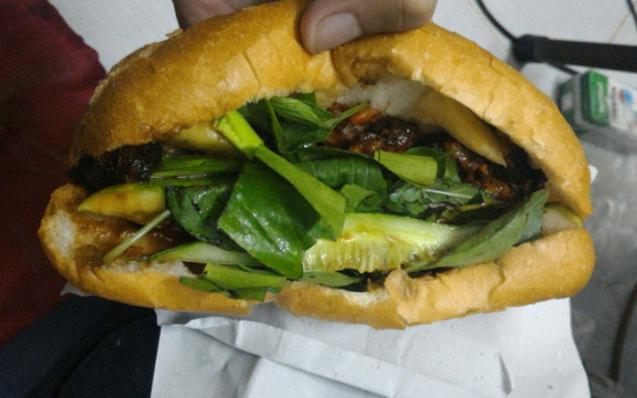 Bánh Mì Bò Lá Lốt