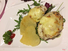 Farci crab with cheese crisp