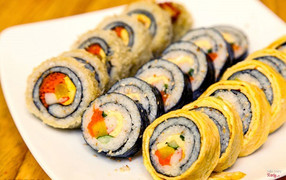 Kimbap chiên  truyền thống 18k 8 miếng