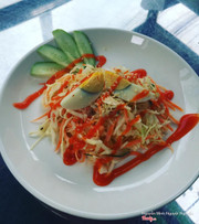 Hôm nay đi ăn được tặng salad HQ