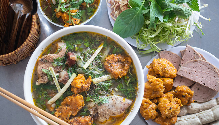 O Tú - Bún Bò Huế - Chợ Lớn