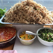 Bánh mì gà xé - bì heo nước mắm giá 15k