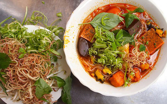 Bún Riêu Cua & Canh Bún Bình Dân