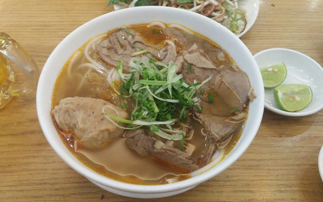 Hoàn Vũ - Bún Bò Huế