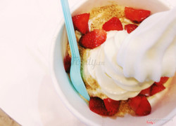 Strawberry cheesecake yogurt