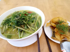 Bún cá rô chiên 