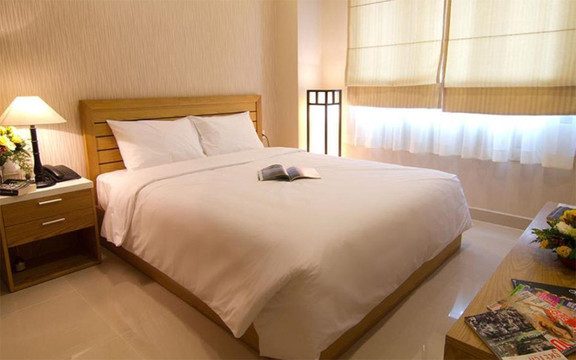 Mayfair Suites - WMC Tower