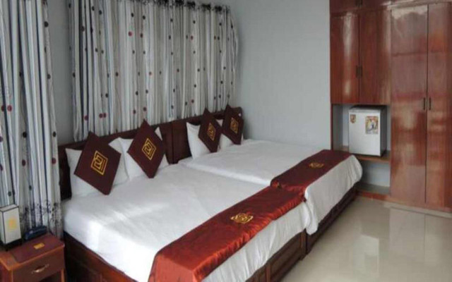 Dragon Hotel 