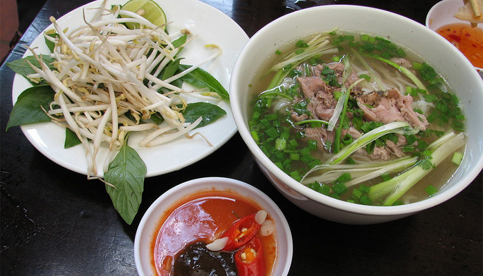 Năm Lùn - Bún & Phở