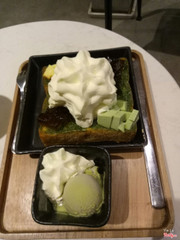  Toast matcha kem trà xanh