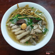 Phở gà đùi lòng.