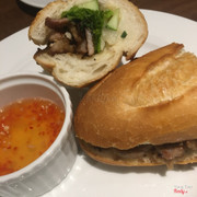 Bánh mì thịt nướng