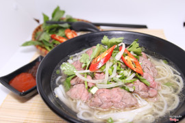 phở tái bắp hoa