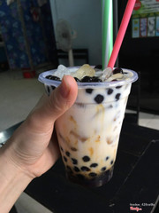 Thưởng thức ly sữa tươi đường đen ngon tuyệt với giá hạt dẻ tại trung tâm thành phố