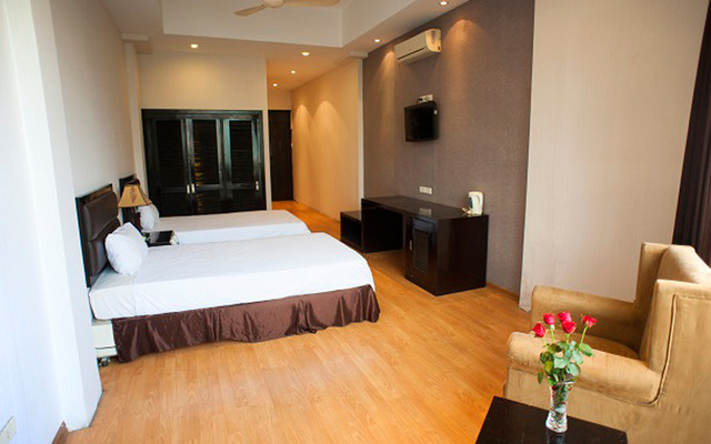 Lucky Hotel - Trần Duy Hưng