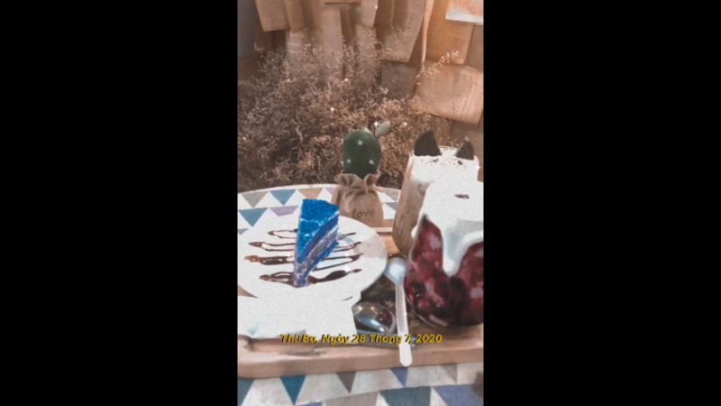 Tiệm Trà Tháng Tư