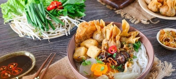 Hủ Tiếu Chay & Bún Gạo Xào Chay Cô Trâm