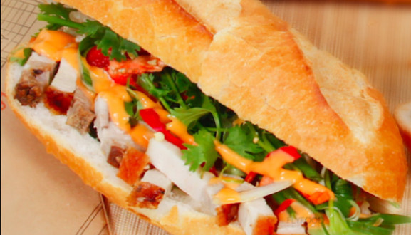 Bánh Mì Heo Quay Năm Hùng