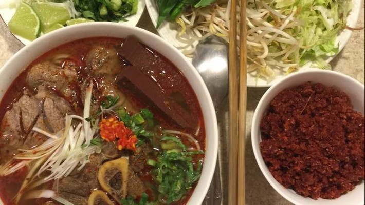 Sông Hương - Bún Bò Huế & Bánh Canh Bột Gạo