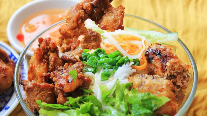 Bếp Cô Tám - Bún Thịt Nướng & Bò Kho