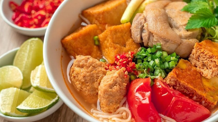 Bún Riêu Cua & Gỏi Cuốn Dâu Tây - Bình Chuẩn