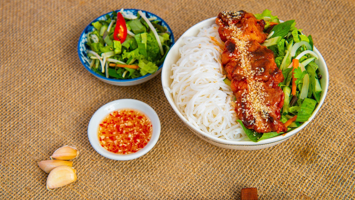 Bún Thịt Nướng Khói - Lê Văn Lương