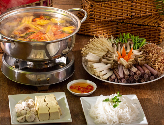 Cơm Lẩu Nhà Ngoại