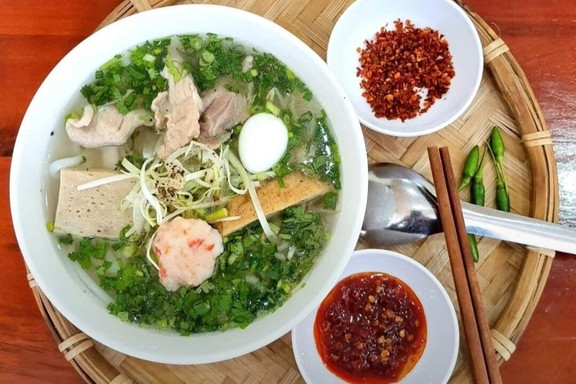 Bánh Canh BỐ GIÀ - Trần Hưng Đạo