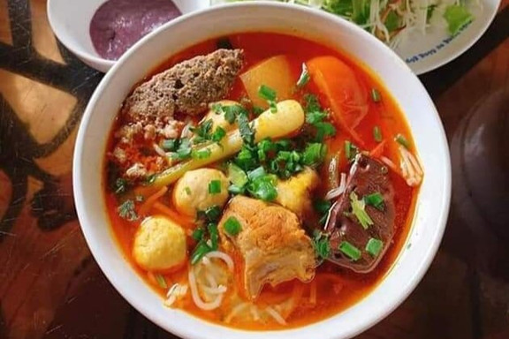 Kỳ Phương - Canh Bún, Bún Riêu & Bún Giò Heo Giả Cầy - Phạm Văn Thuận