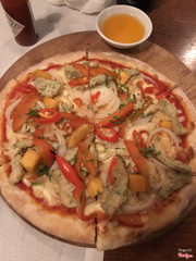 Spicy chicken pizza