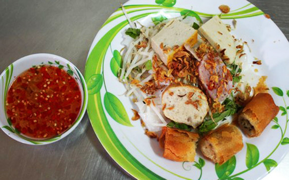 Bánh Ướt Thịt Quay Bà Lan