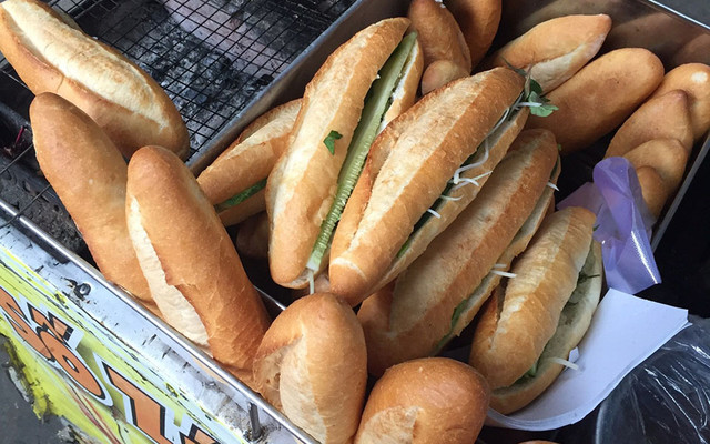 Bánh Mì Thịt Nướng