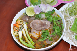 bún bò giò heo