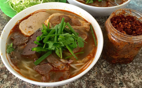 Bún Bò Huế Lê Hồng Phong