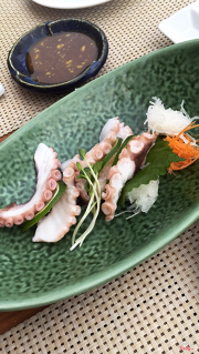 sashimi bạch tuộc