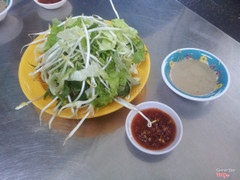 Nước chấm và rau