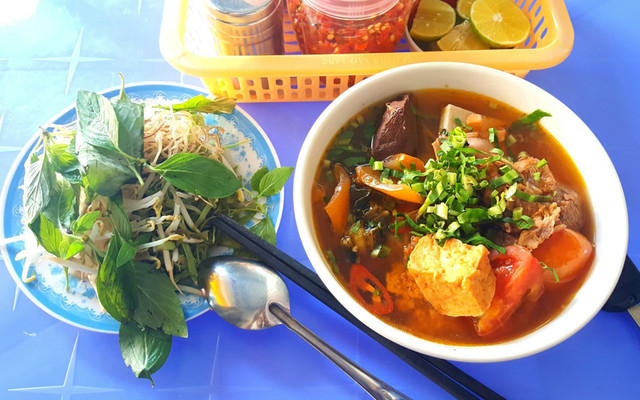 Chị Gái - Bún Riêu & Canh Bún